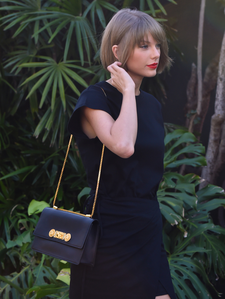 Taylor-Swift-Versace-Medusa-Flap-Bag