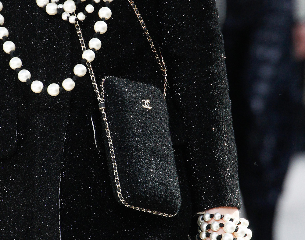 Chanel-Fall-2016-Bags-15