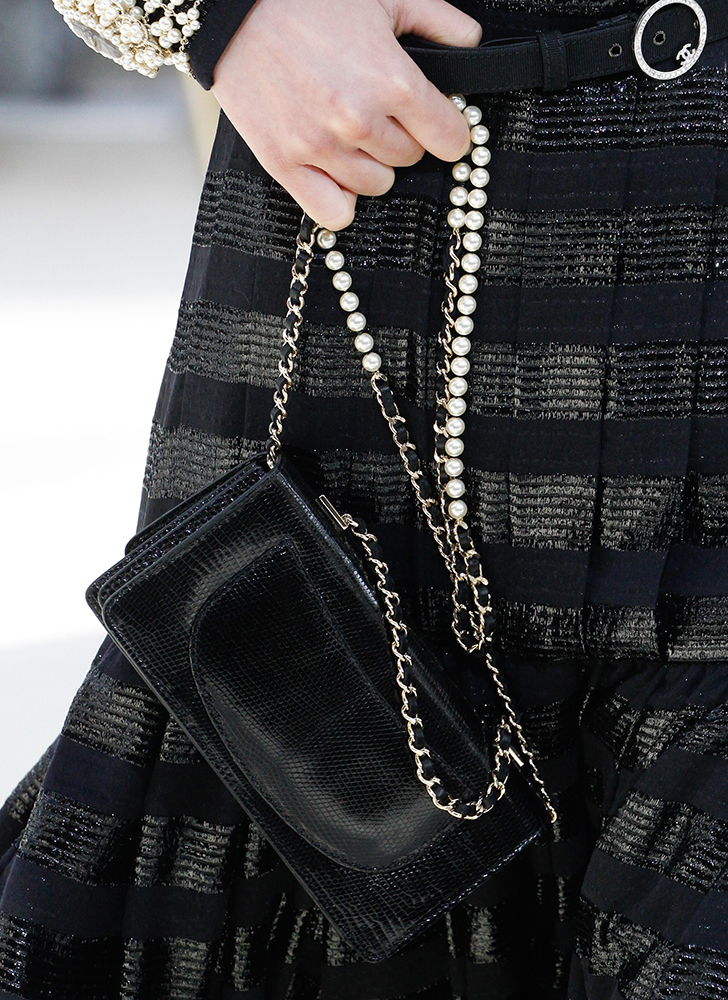 Chanel-Fall-2016-Bags-21