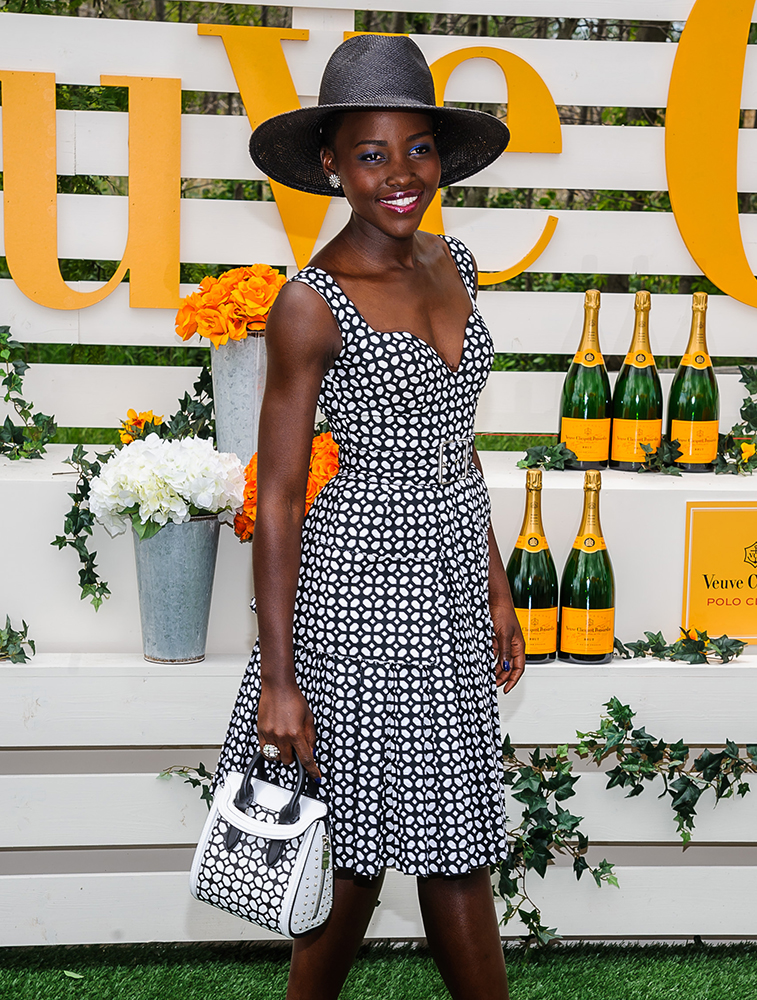 Lupita-Nyongo-Alexander-McQueen-Mini-Heroine-Bag