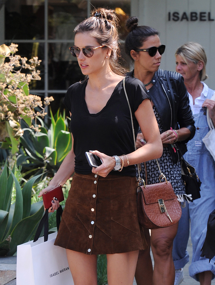 Alessandra-Ambrosio-Chloe-Drew-Bag