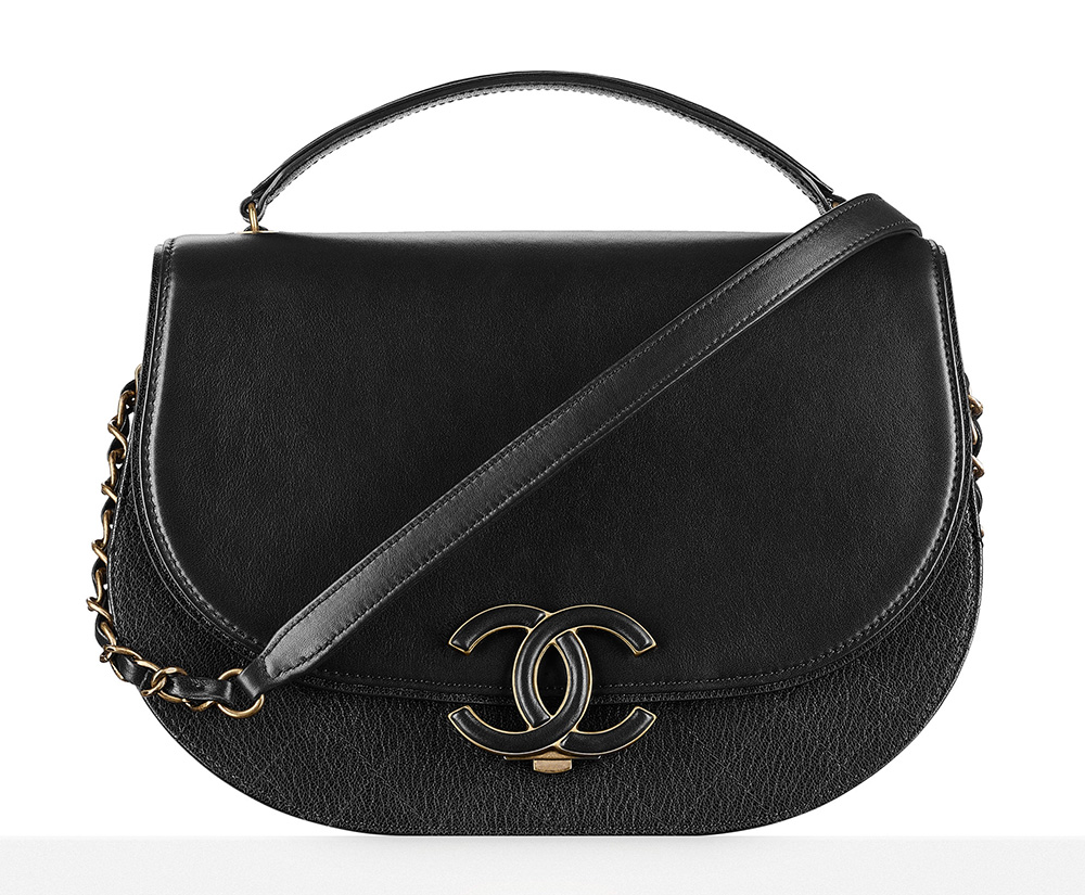 Chanel-Messenger-Bag-Black-3300