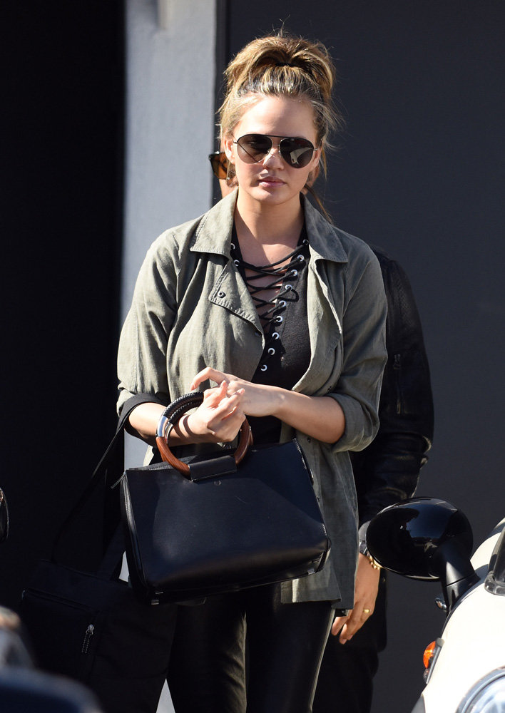 Chrissy-Teigen-The-Row-Classic-5-Tote