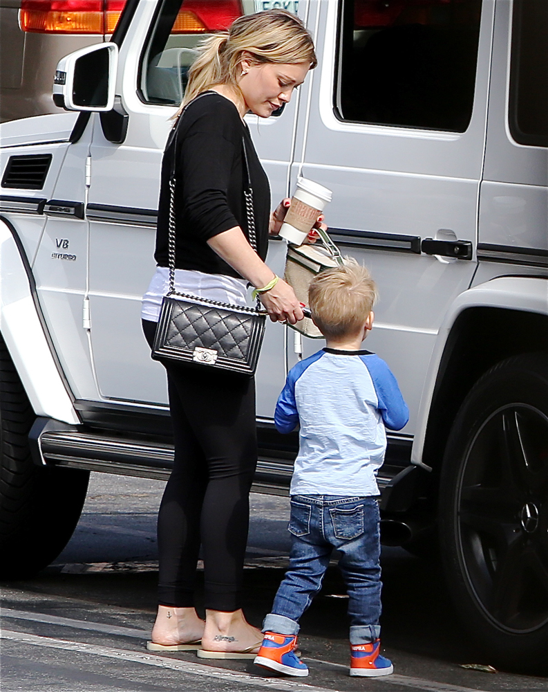 Hilary-Duff-Chanel-Flap-Bags-11