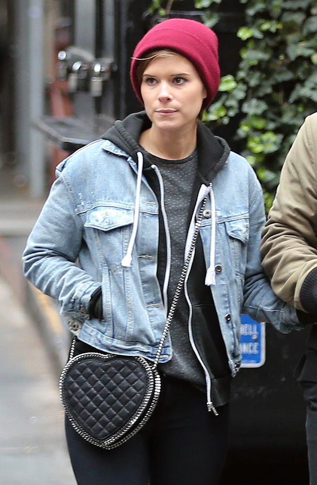 Kate-Mara-Stella-McCartney-Falabella-Heart-Bag