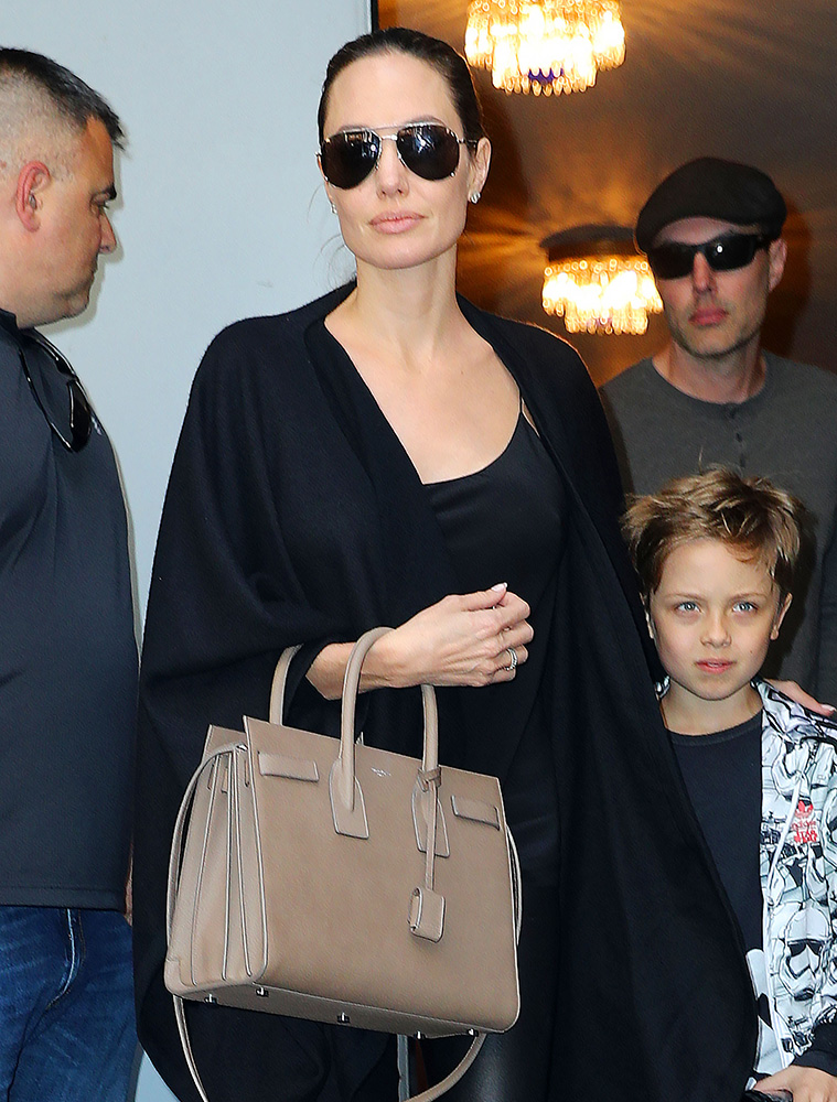 Angelina-Jolie-Saint-Laurent-Sac-de-Jour-Bag