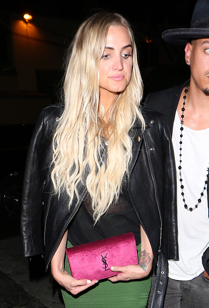 Ashlee-Simpson-Saint-Laurent-Velvet-Monogramme-Clutch