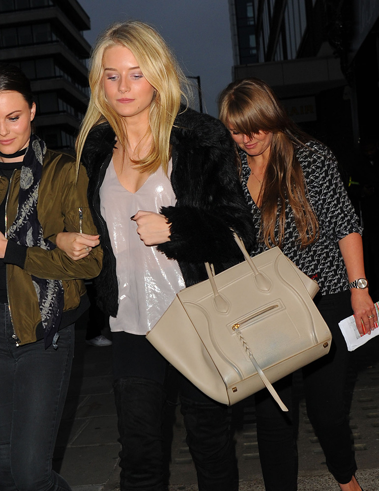 Lottie-Moss-Celine-Phantom-Luggage-Tote