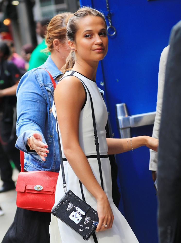 Celebs Move and Shake with Bags from Louis Vuitton, Chanel and Lanvin - PurseBlog
