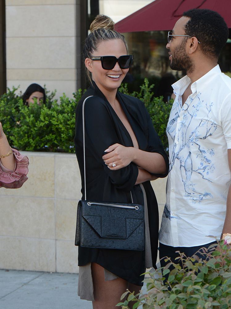 Chrissy-Teigen-Saint-Laurent-Betty-Bag