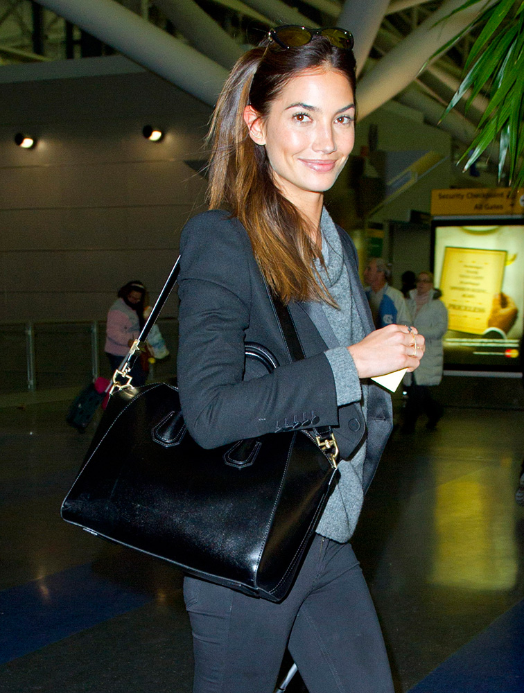 Lily-Aldridge-Givenchy-Antigona-Bag-2