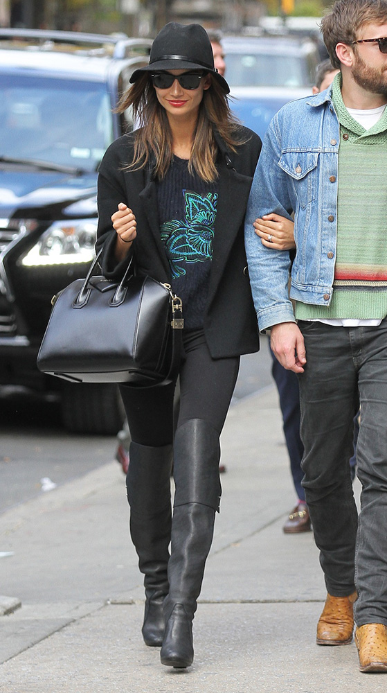 Lily-Aldridge-Givenchy-Antigona-Bag-8