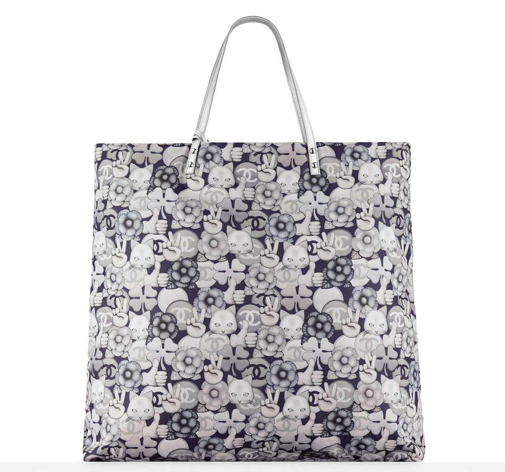 chanel-small-shopping-bag-emoji-1600