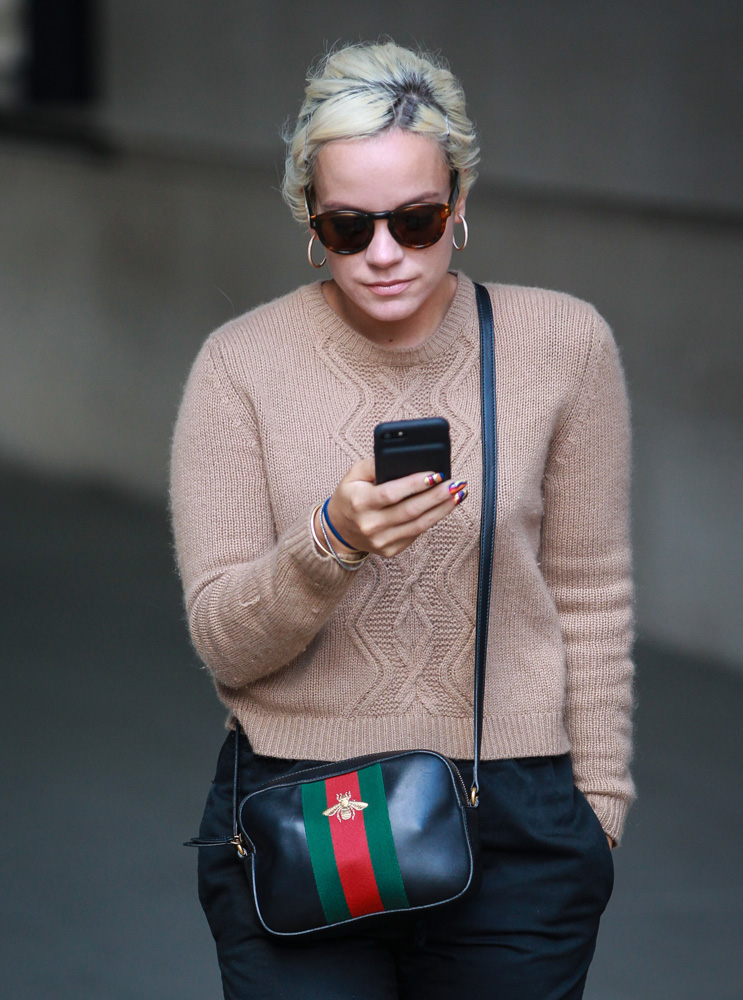 lily-allen-gucci-leather-shoulder-bag