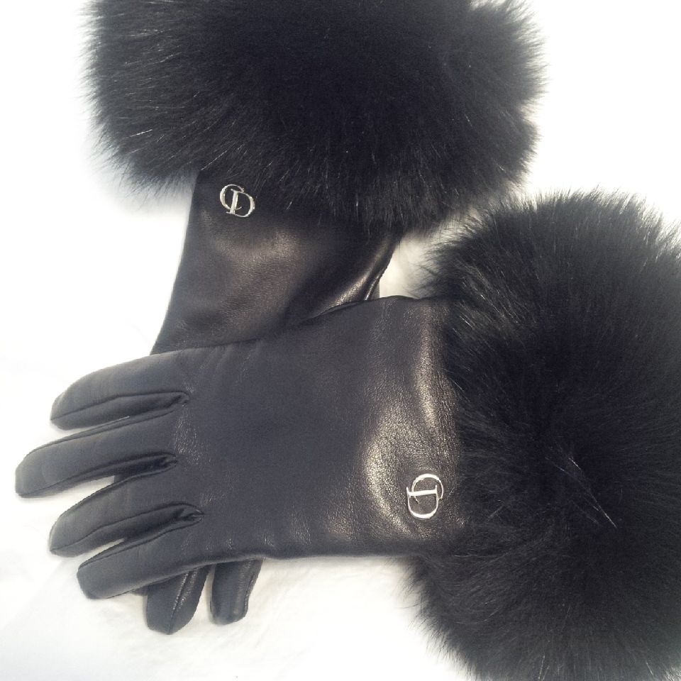 tPG Member: Panthere55  Gloves: Dior Leather and Fur Gloves