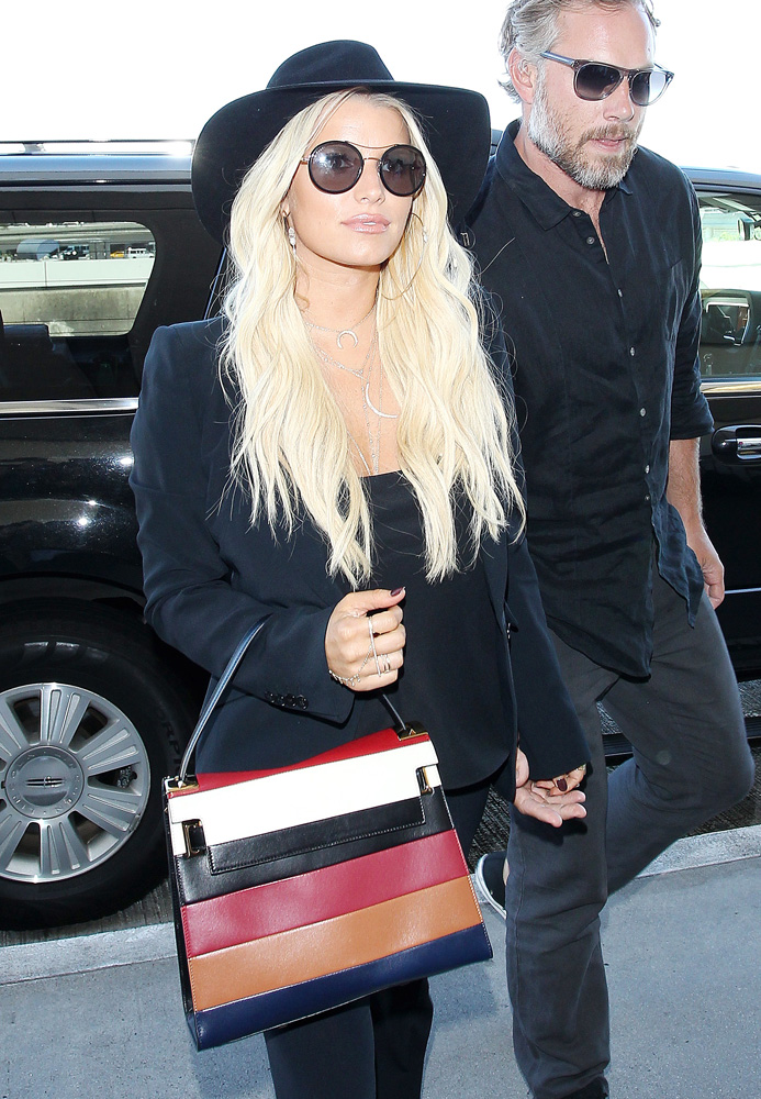 jessica-simpson-valentino-my-rockstud-tote