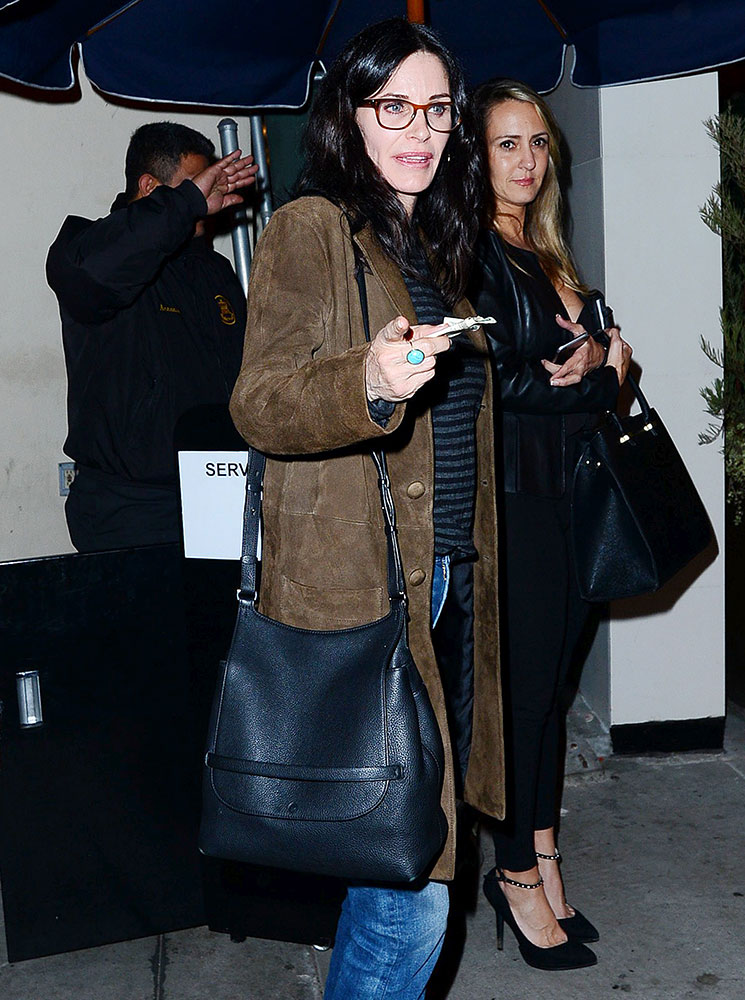 courtney-cox-the-row-sideby-shoulder-bag
