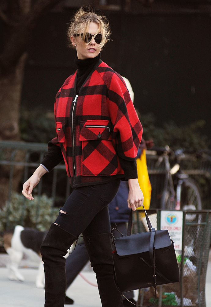 karlie-kloss-mansur-gavriel-lady-bag