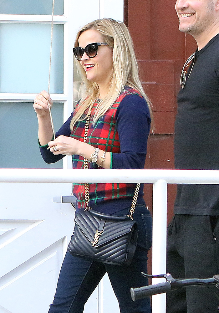 reese-witherspoon-saint-laurent-monogramme-matelasse-crossbody-bag