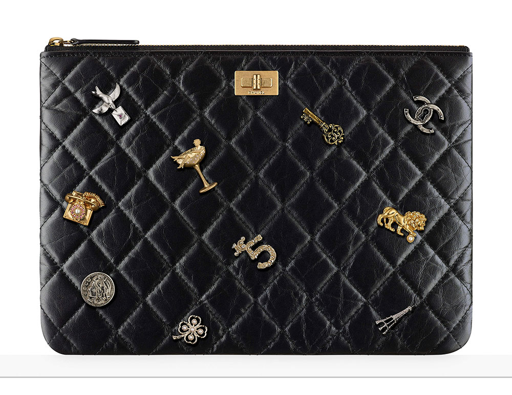 Chanel sales 2.55 pouch
