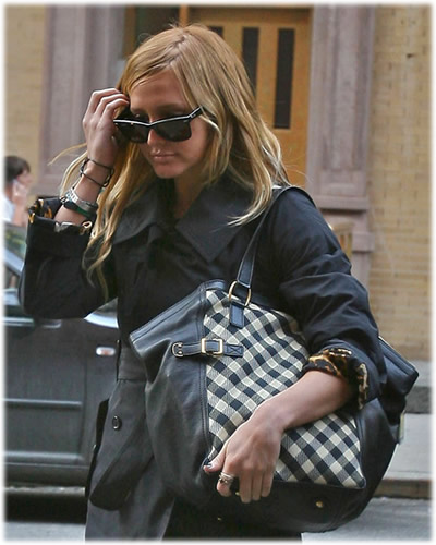 Ashlee Simpson Handbag Style