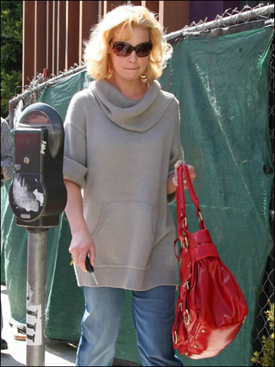 katherine heigl red bag1