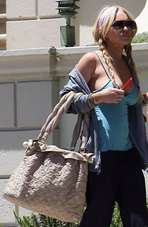 lindsay lohan vuitton bag