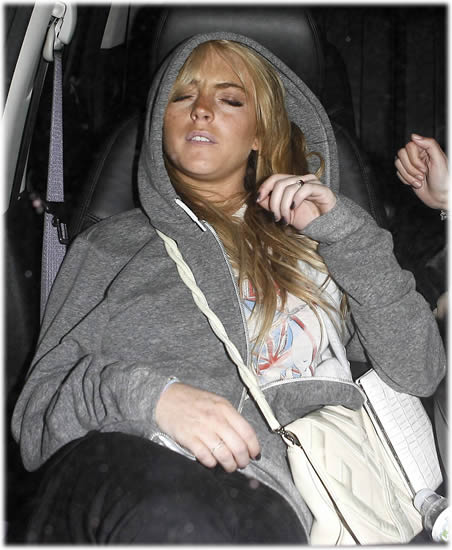 lindsay lohan passed out