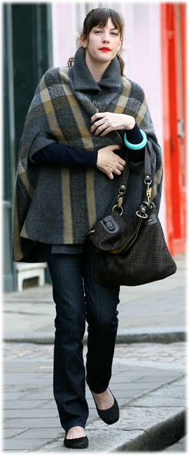 liv tyler name handbag2