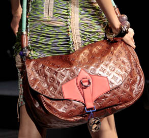 Handbag History: The Louis Vuitton Noé - PurseBlog