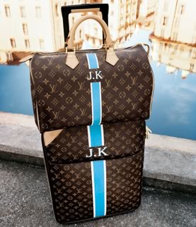 Louis Vuitton Services - Personalization