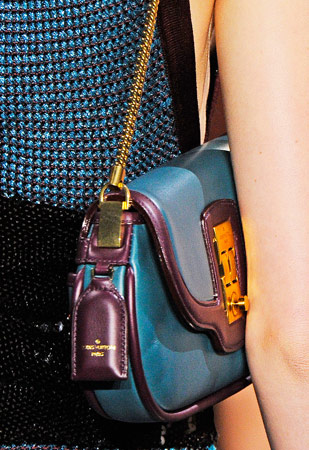 Fashion Week Handbags: Louis Vuitton Spring 2011 - PurseBlog