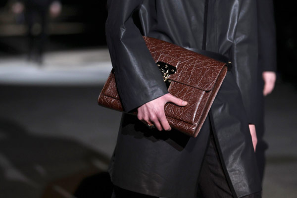 Louis Vuitton LV Ipad Pouch, Men's Fashion, Bags, Belt bags