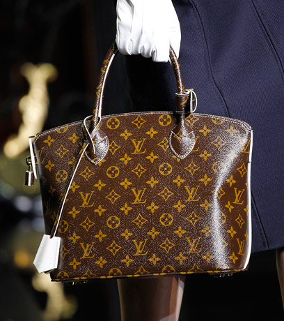 Fashion Week Handbags: Louis Vuitton Fall 2011 - PurseBlog