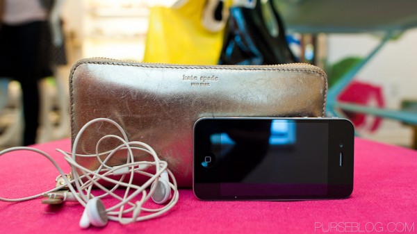 What's In Her Bag: @katespadeny (8)