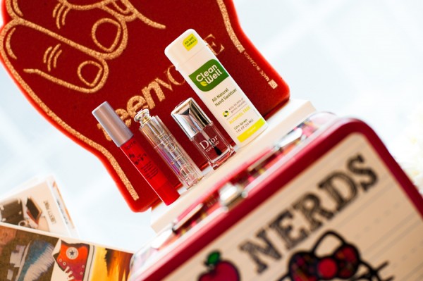 What's In Her Bag: Eva Chen of Teen Vogue (9)