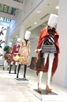 Louis Vuitton's Milan mannequins have Speedy bags on the brain - literally. 2 Louis Vuitton 6