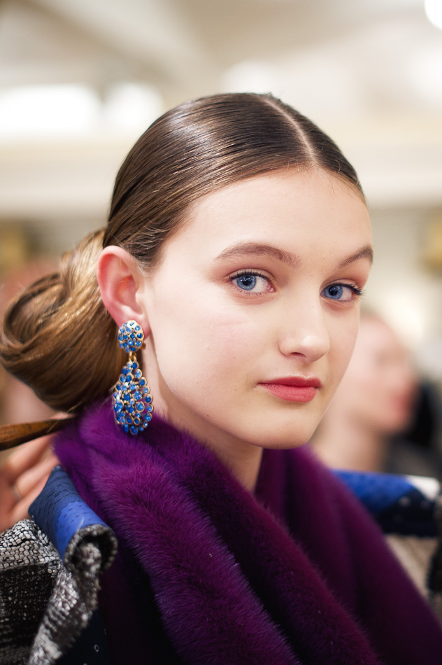 A look backstage Oscar de la Renta PreFall PurseBlog