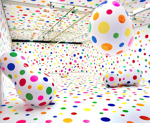 Japanese artist Kusama strikes deal with Louis Vuitton