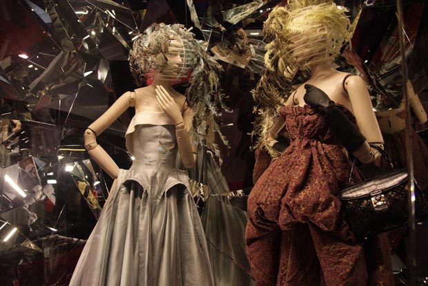 Marc Jacobs for Louis Vuitton: A Retrospective  Original supermodels, Moss  fashion, Louis vuitton