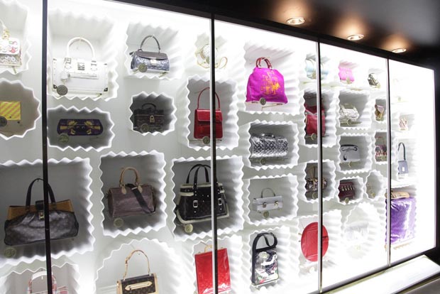 Take a look inside the Louis Vuitton-Marc Jacobs show at Les Arts  Décoratifs - PurseBlog