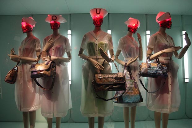 Take a look inside the Louis Vuitton-Marc Jacobs show at Les Arts Décoratifs - PurseBlog