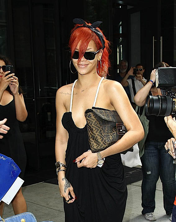 rihanna fendi bag