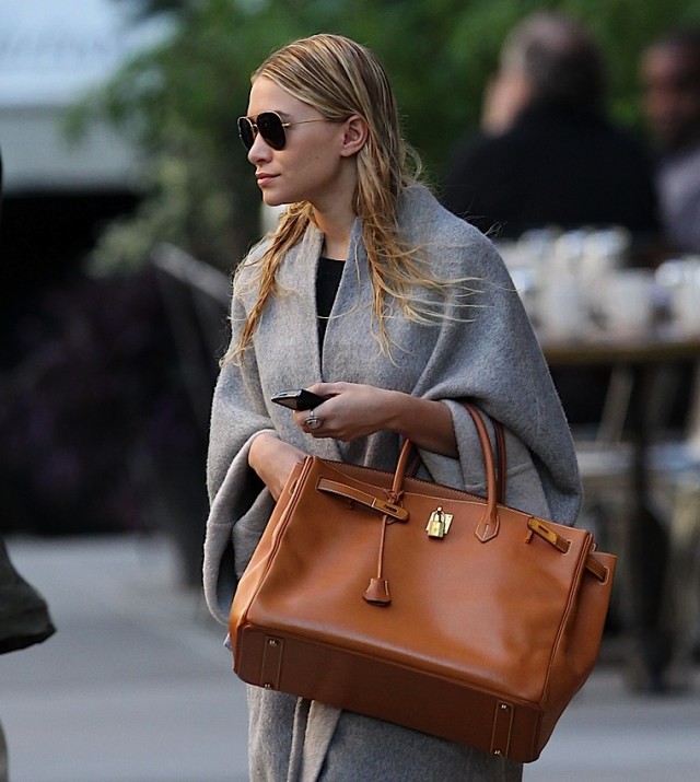 Bad Fashion Flashback: The Olsen Twins' $55k Pill Purse • budget FASHIONISTA