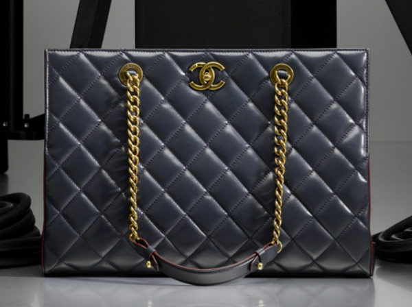 PurseBlog: Chanel's Latest Runway Bags Celebrate Tweed