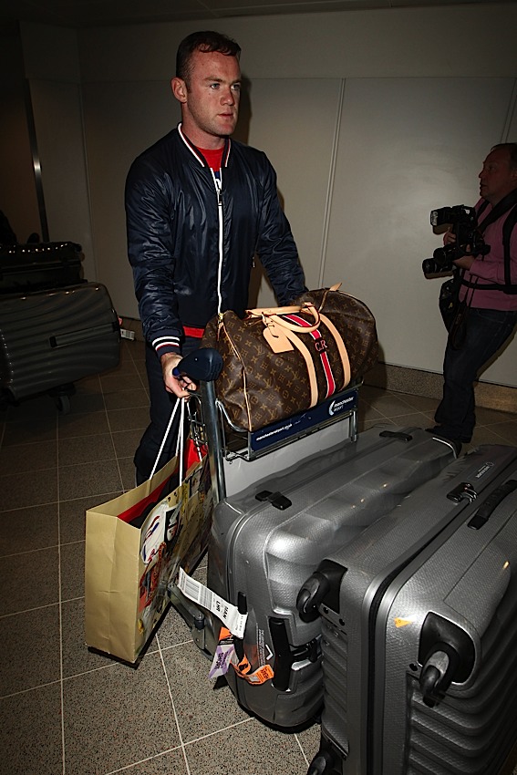 Celebs Travel By Train & Plane All Over the US and Europe with Bags from Louis  Vuitton & Gucci - PurseBlog