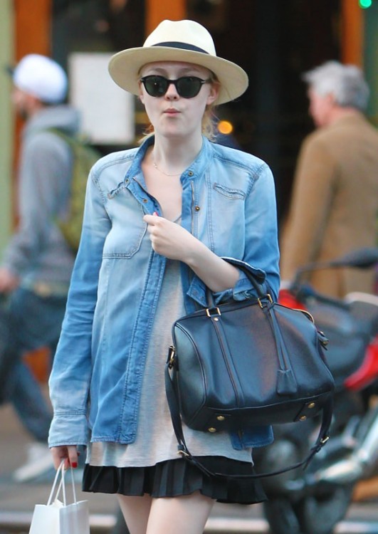 Dakota Fanning enjoys NYC's warm weather with a Celine bag - PurseBlog