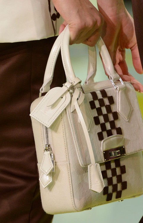 Louis Vuitton Spring/Summer 2013 Neverfull Bags with colorful trim -  Spotted Fashion