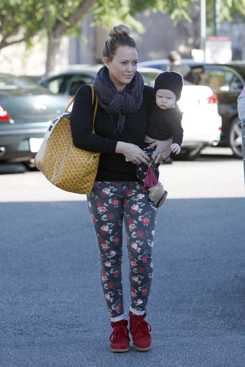 Hilary Duff uses Goyard as her baby bag - PurseBlog