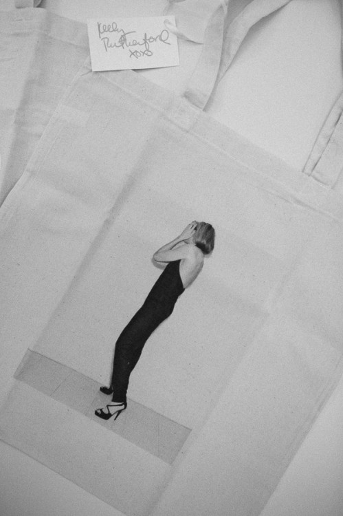 What's In Her Bag: Kelly Rutherford (1)